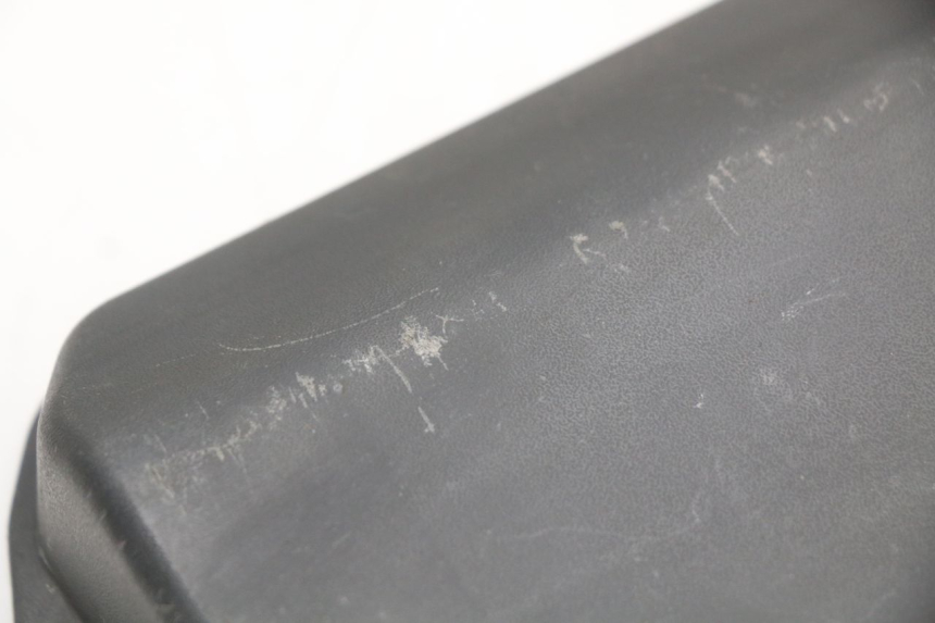 photo de BATTERIA COPERCHIO PIAGGIO LIBERTY 4T 50 (2018 - 2021) - Altra angolazione