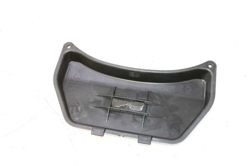 photo de BATTERIA COPERCHIO PIAGGIO LIBERTY IGET 4T 50 (2021 - 2025) - Altra angolazione