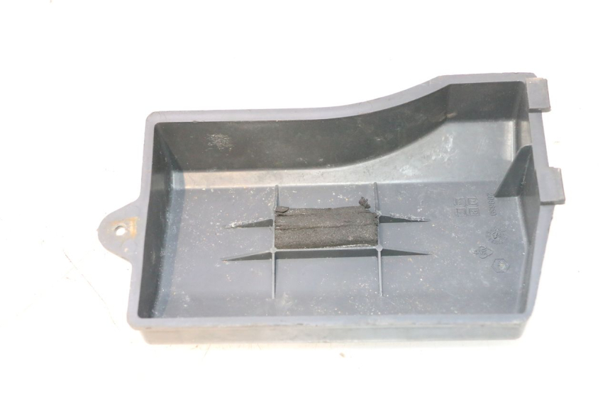 photo de BATTERIA COPERCHIO PIAGGIO LIBERTY 50 (1998 - 2003) - Dettaglio del componente