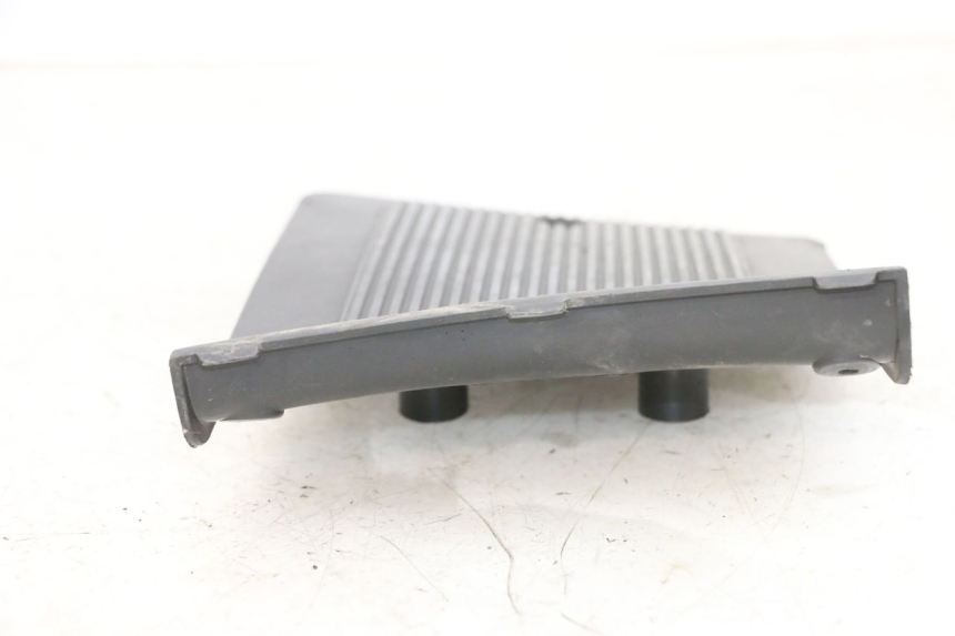 photo de COPERCHIO BATTERIA KYMCO LIKE 125 (2009 - 2016) - Primo piano tecnico