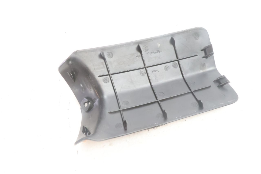 photo de BATTERIA COPERCHIO PEUGEOT LUDIX BLASTER 50 (2006 - 2014) - Vista d'insieme del prodotto
