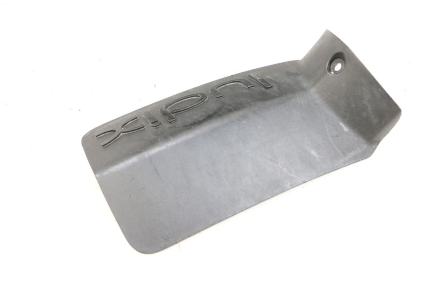 photo de COPERCHIO DELLA BATTERIA PEUGEOT LUDIX 50 (2005 - 2007) - Altra angolazione