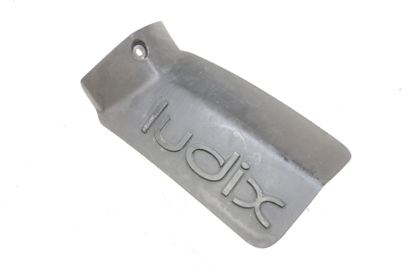 photo de COPERCHIO DELLA BATTERIA PEUGEOT LUDIX 50 (2005 - 2007) - Primo piano tecnico