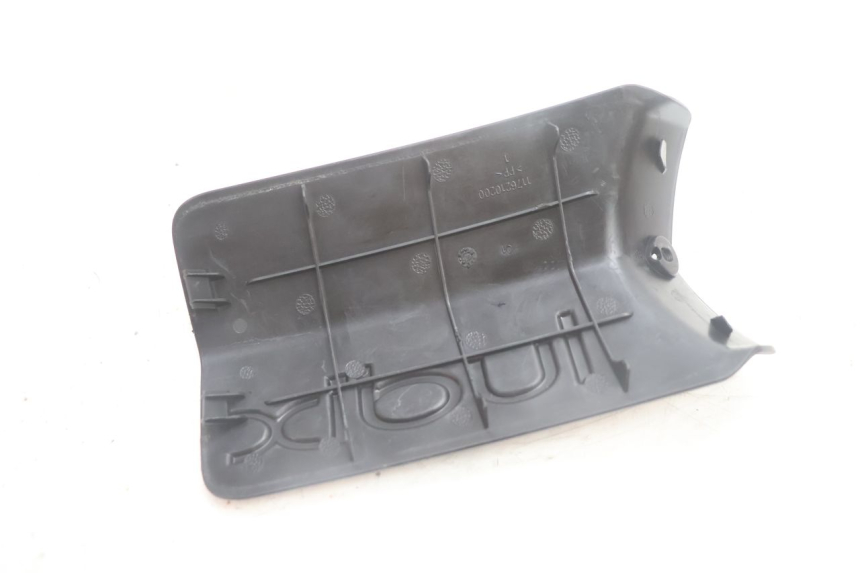 photo de COPERCHIO DELLA BATTERIA PEUGEOT LUDIX 50 (2005 - 2007) - Primo piano tecnico