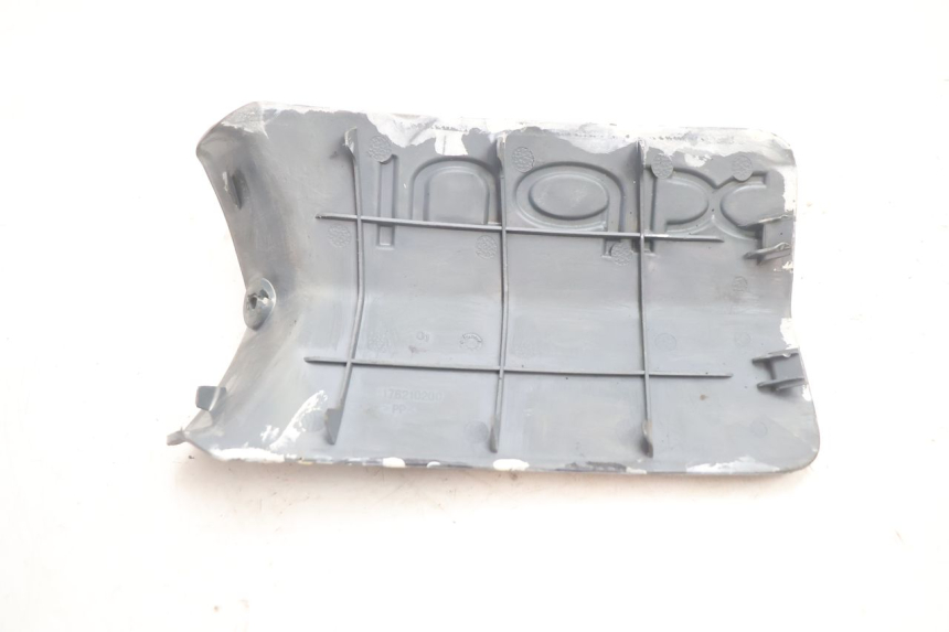 photo de BATTERIA COPERCHIO PEUGEOT LUDIX ONE 50 (2004 - 2006) - Primo piano tecnico
