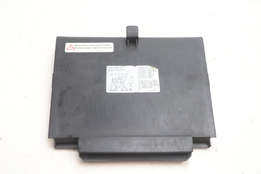 photo de BATTERIA COPERCHIO KYMCO MOVIE S 125 (2009 - 2018) - Zoom sullo stato d'uso