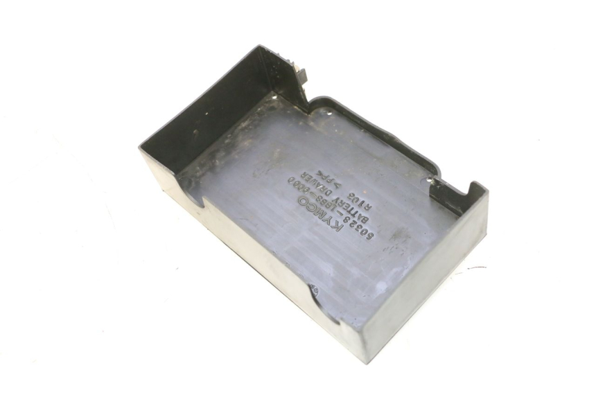 photo de BATTERIA COPERCHIO KYMCO MOVIE S 125 (2009 - 2018) - Altra angolazione