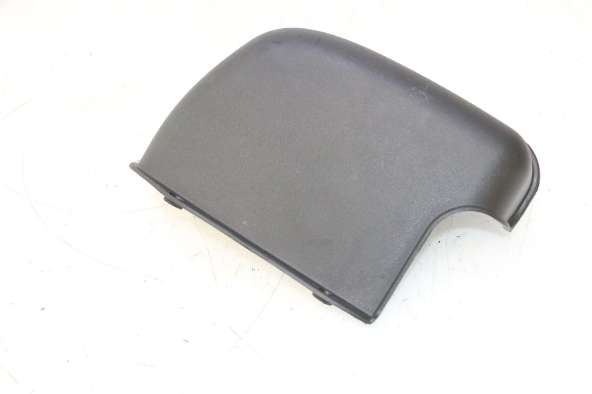 photo de BATTERIA COPERCHIO PIAGGIO MP3 LT 300 (2010 - 2016) - Primo piano tecnico