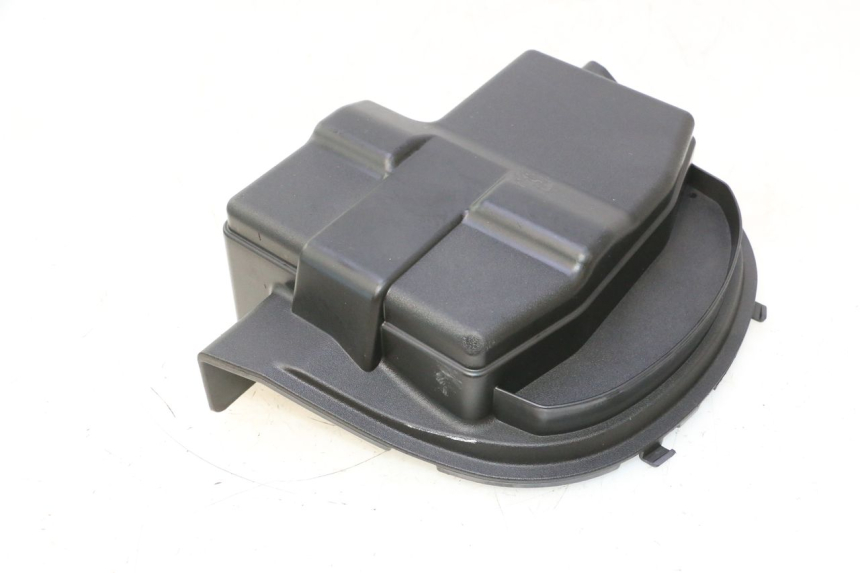 photo de BATTERIA COPERCHIO PIAGGIO MP3 500 (2016 - 2018) - Primo piano tecnico