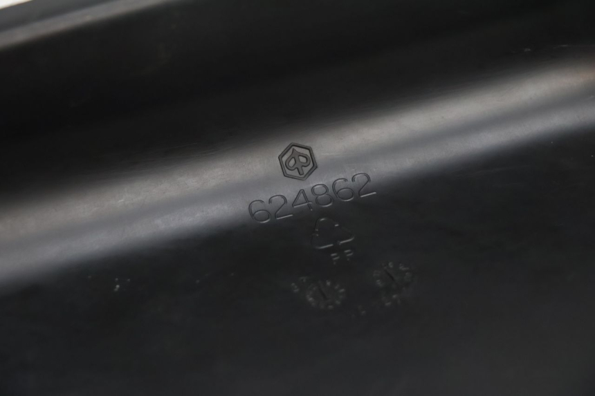 photo de BATTERIA COPERCHIO PIAGGIO MP3 500 (2011 - 2015) - Altra angolazione