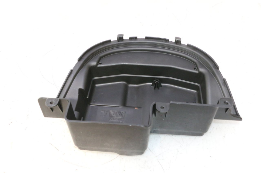 photo de BATTERIA COPERCHIO PIAGGIO MP3 500 (2016 - 2018) - Primo piano tecnico