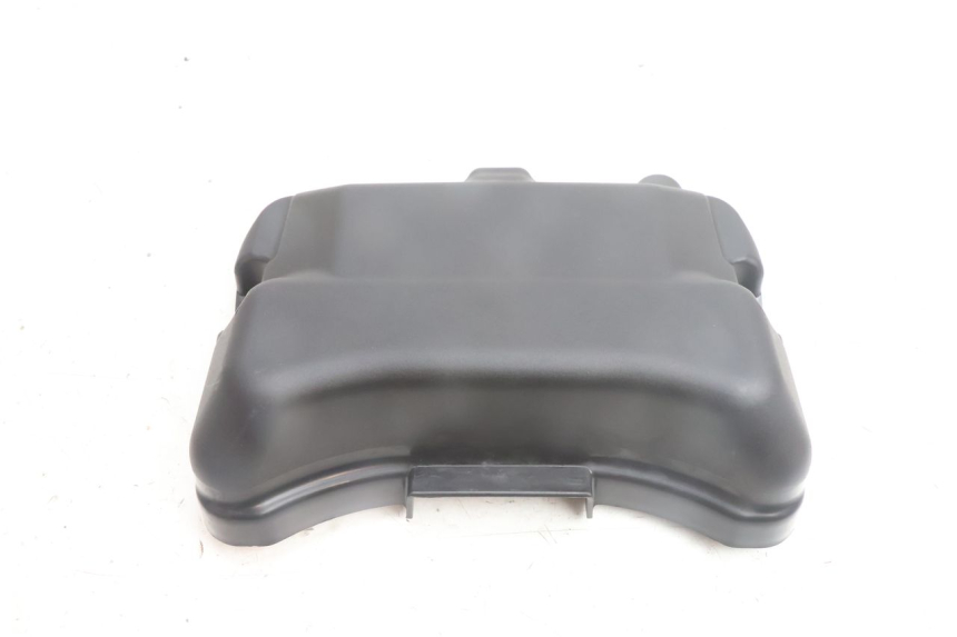 photo de BATTERIA COPERCHIO YAMAHA N-MAX NMAX 125 (2021 - 2024) - Dettaglio del componente