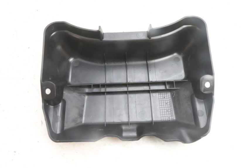 photo de BATTERIA COPERCHIO YAMAHA N-MAX NMAX 125 (2021 - 2024) - Zoom sullo stato d'uso