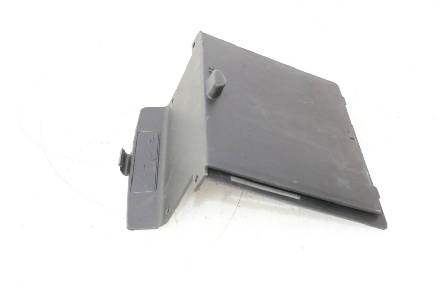 photo de BATTERIA COPERCHIO KYMCO LIKE 4T 50 (2019 - 2025) - Primo piano tecnico