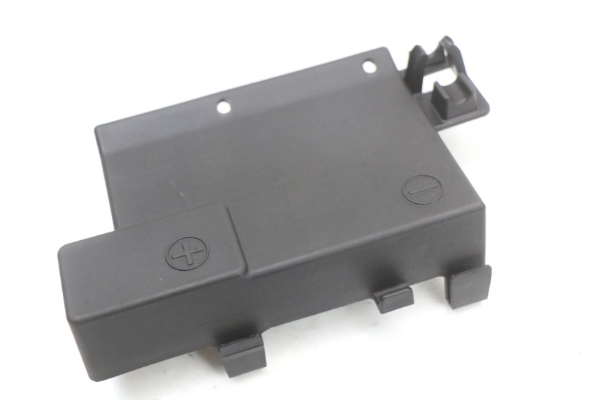 photo de BATTERIA COPERCHIO MOTO GUZZI NORGE 8V GT 1200 (2011 - 2016) - Dettaglio del componente