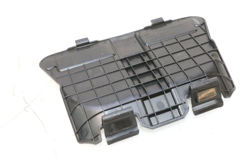 photo de BATTERIA COPERCHIO HONDA PCX (JF57/JF64) 125 (2014 - 2018) - Dettaglio del componente