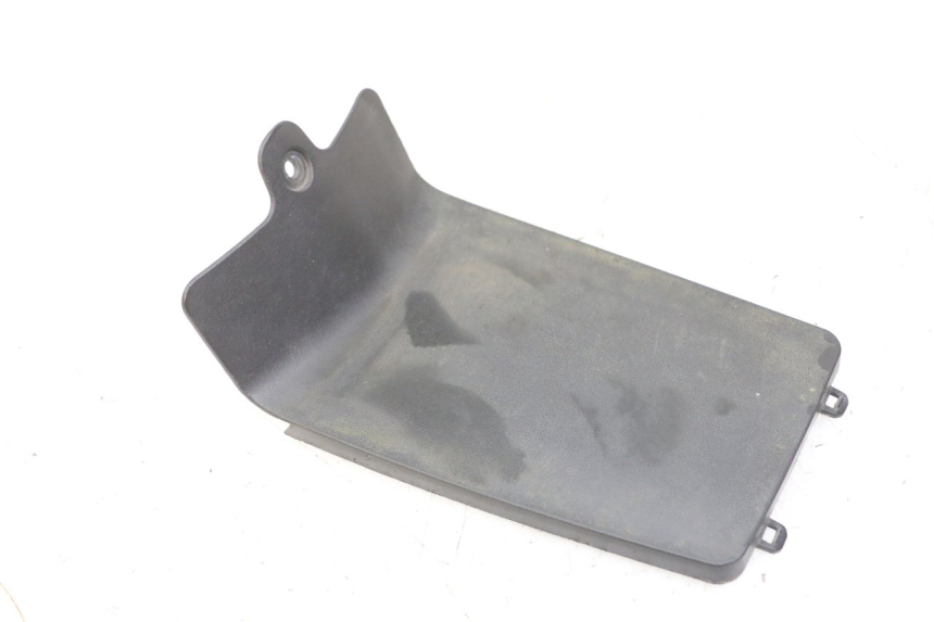 photo de COPERCHIO BATTERIA PEUGEOT KISBEE 4T 50 (2018 - 2022) - Altra angolazione