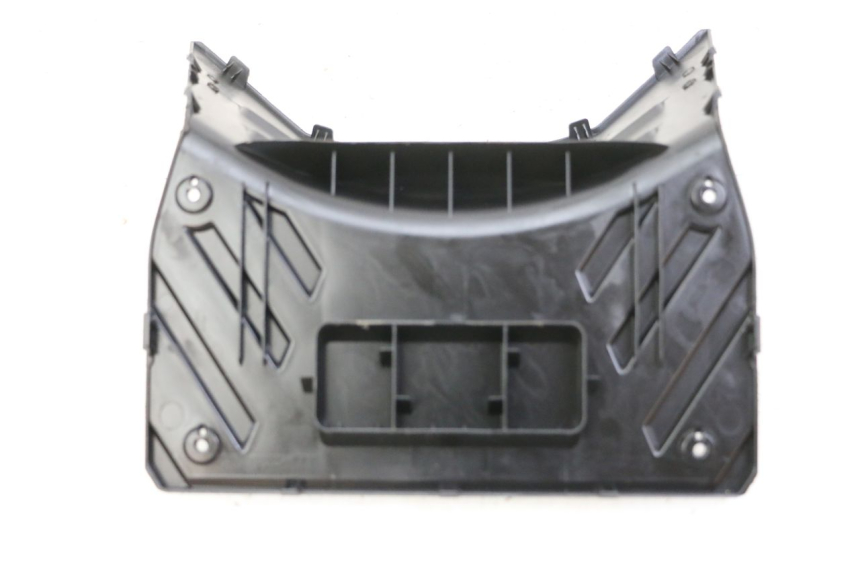 photo de BATTERIA COPERCHIO PEUGEOT TWEET 4T 50 (2023 - 2025) - Dettaglio del componente