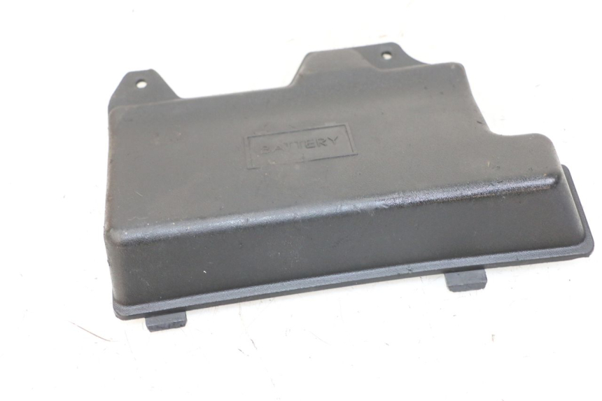 photo de COPERCHIO BATTERIA PIAGGIO ZIP 4T 50 (2018 - 2020) - Zoom sullo stato d'uso