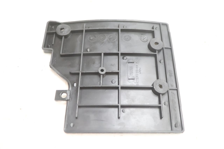 photo de COPERCHIO BATTERIA TNT MOTOR ROMA 10' 2T 50 (2011 - 2018) - Altra angolazione