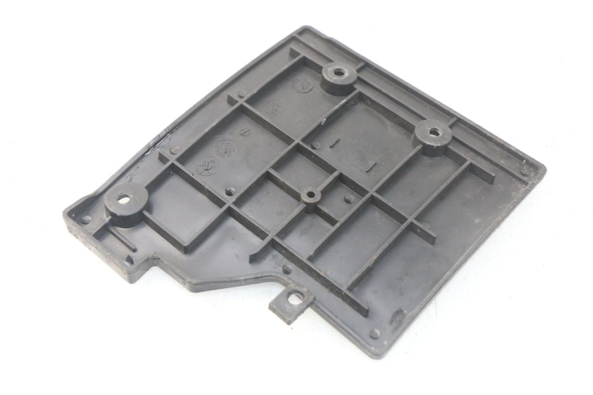 photo de COPERCHIO BATTERIA TNT MOTOR ROMA 10' 4T 50 (2019 - 2022) - Dettaglio del componente