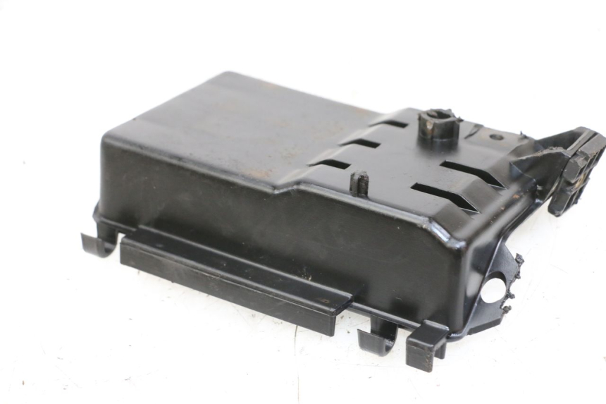 photo de BATTERIA COPERCHIO GILERA RUNNER LC 50 (1997 - 1998) - Dettaglio del componente