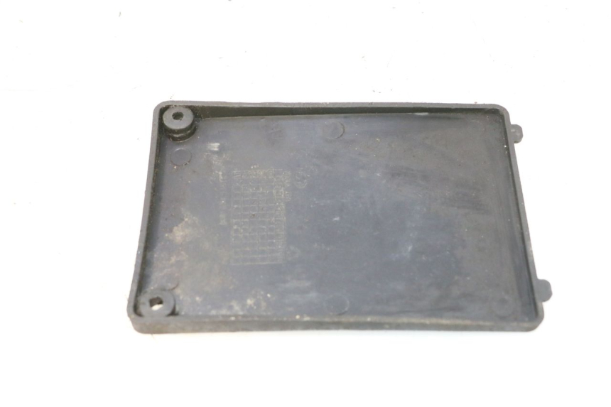photo de COPERCHIO BATTERIA KEEWAY RY6 2T 50 (2011 - 2019) - Dettaglio del componente