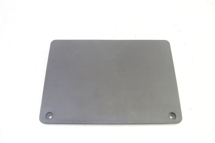 photo de BATTERIA COPERCHIO JM MOTORS SANTANA EVO 50 (2024 - 2026) - Dettaglio del componente