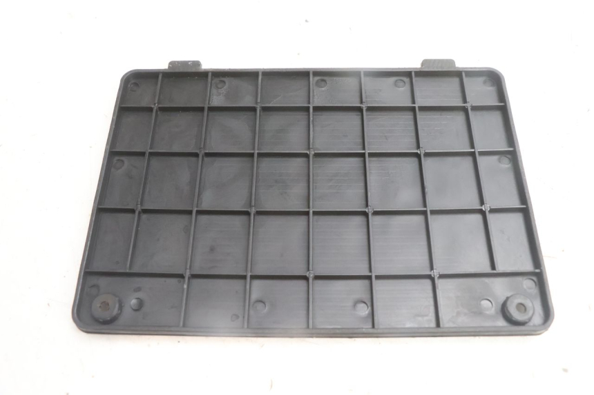 photo de BATTERIA COPERCHIO JM MOTORS SANTANA EVO 50 (2024 - 2026) - Altra angolazione