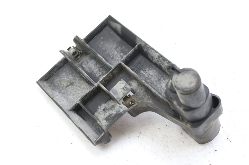 photo de COPERCHIO BATTERIA APRILIA SCARABEO 100 (2003 - 2012) - Dettaglio del componente