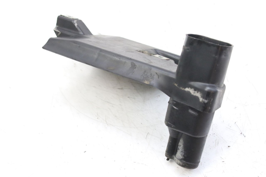 photo de COPERCHIO BATTERIA APRILIA SCARABEO 100 (2003 - 2012) - Primo piano tecnico