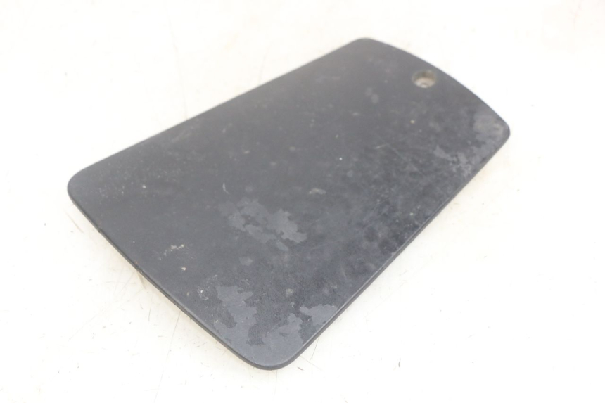 photo de COPERCHIO BATTERIA PEUGEOT SPEEDFIGHT LC 50 (1996 - 2002) - Dettaglio del componente