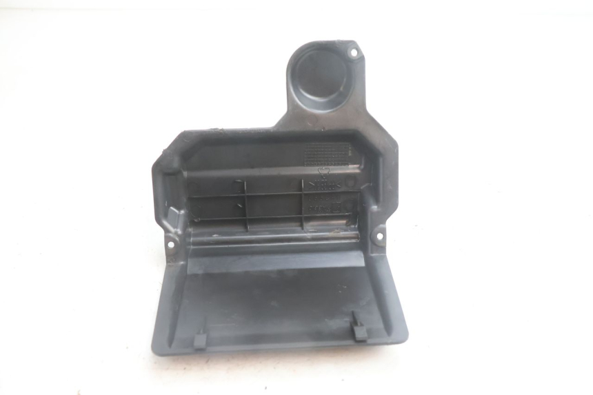 photo de COPERCHIO BATTERIA APRILIA SR 2T 50 (2012 - 2017) - Vista d'insieme del prodotto