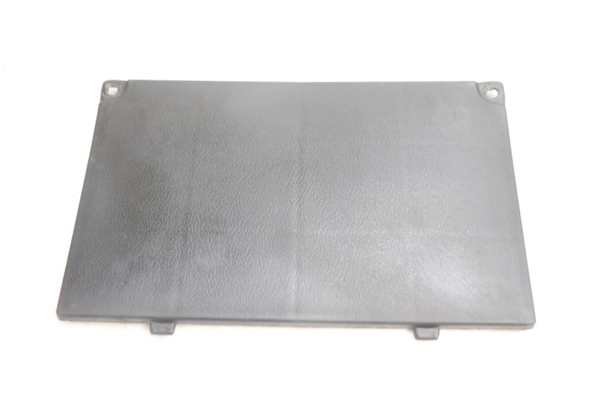 photo de COPERCHIO BATTERIA RAZZO STEED 125 (2012 - 2018) - Dettaglio del componente
