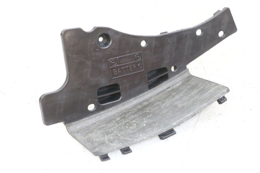 photo de COPERCHIO BATTERIA SUZUKI BURGMAN 125 (2007 - 2014) - Vista principale