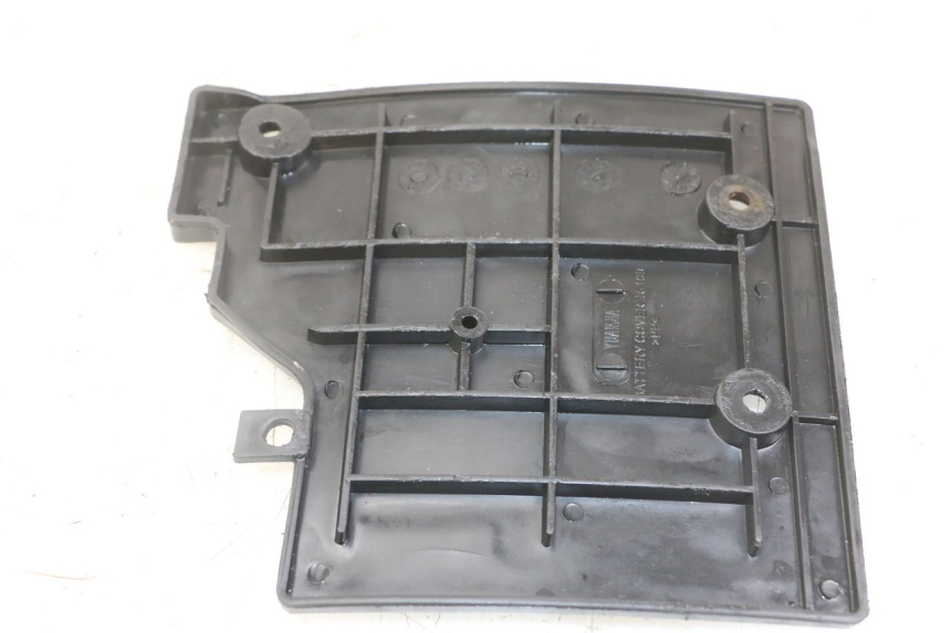 photo de COPERCHIO BATTERIA TNT MOTOR ROMA 10' 4T 50 (2019 - 2022) - Dettaglio del componente