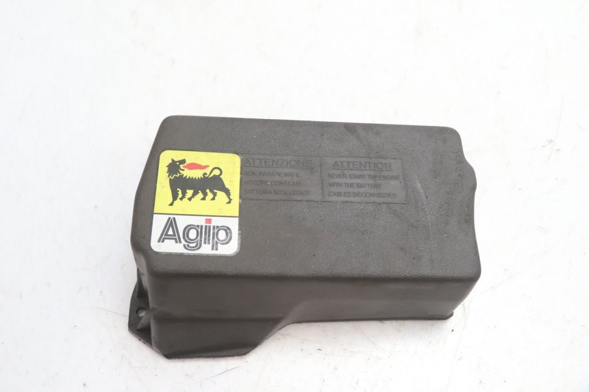 photo de BATTERIA COPERCHIO PIAGGIO TYPHOON 50 (2000 - 2009) - Dettaglio del componente