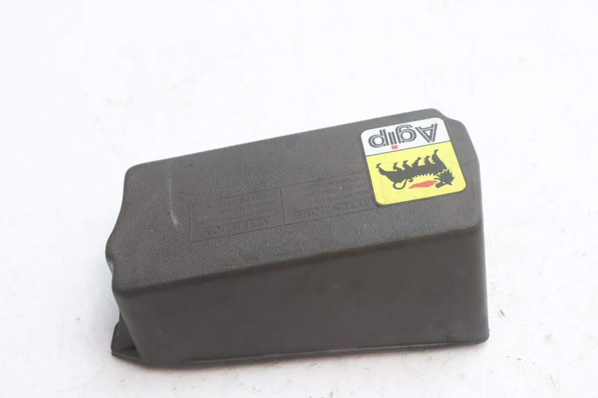 photo de BATTERIA COPERCHIO PIAGGIO TYPHOON 50 (2000 - 2009) - Zoom sullo stato d'uso