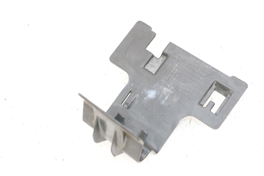 photo de COPERCHIO BATTERIA YAMAHA X-MAX XMAX 125 (2010 - 2013) - Dettaglio del componente