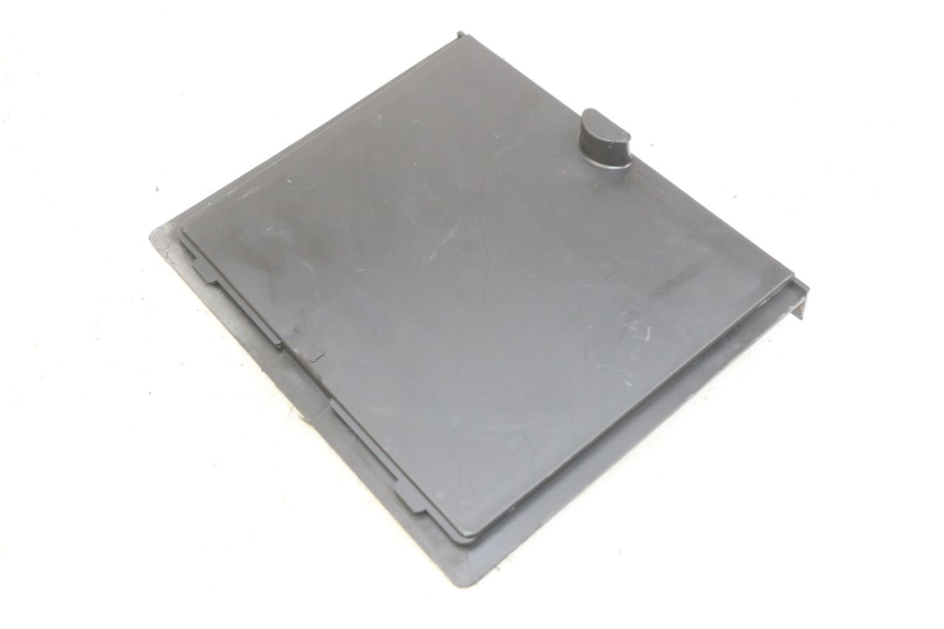 photo de COPERCHIO BATTERIA KYMCO X-TOWN XTOWN 125 (2016 - 2021) - Zoom sullo stato d'uso