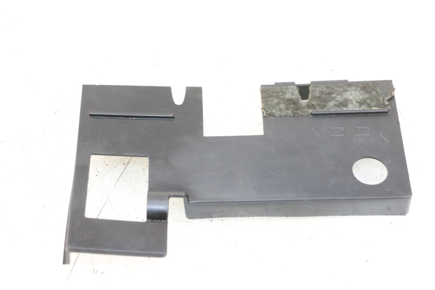 photo de BATTERIA COPERCHIO YAMAHA XJ6 ABS 600 (2008 - 2016) - Dettaglio del componente