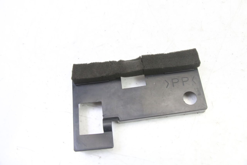 photo de BATTERIA COPERCHIO YAMAHA XJ6 ABS 600 (2008 - 2016) - Zoom sullo stato d'uso