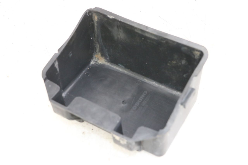 photo de COPERCHIO BATTERIA HYOSUNG XRX 125 (2000 - 2008) - Zoom sullo stato d'uso