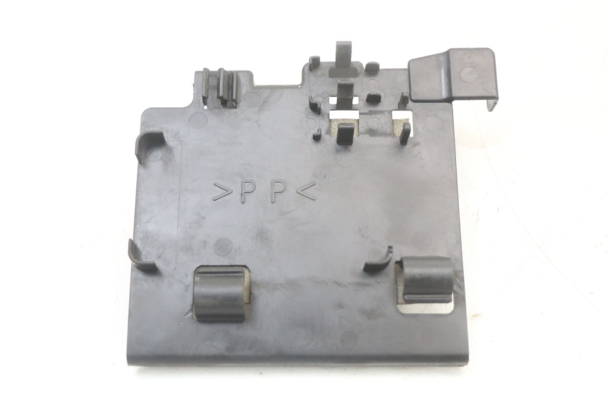 photo de BATTERIA COPERCHIO YAMAHA XVS DRAG STAR DRAGSTAR 650 (1997 - 2007) - Dettaglio del componente