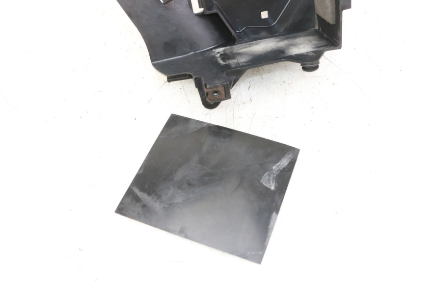 photo de BATTERIA COPERCHIO YAMAHA XVS DRAG STAR DRAGSTAR 650 (1997 - 2007) - Zoom sullo stato d'uso