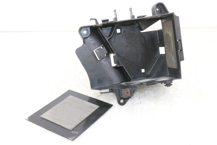 photo de BATTERIA COPERCHIO YAMAHA XVS DRAG STAR DRAGSTAR 650 (1997 - 2007) - Primo piano tecnico