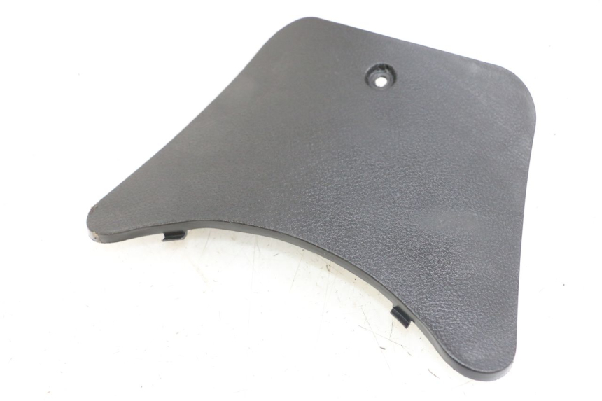 photo de BATTERIA COPERCHIO YAMAHA YP MAJESTY 125 (2002 - 2006) - Zoom sullo stato d'uso