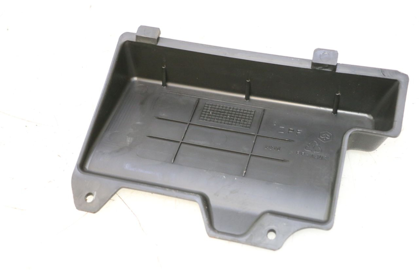photo de COFANO BATTERIA PIAGGIO ZIP 2T 50 (2009 - 2019) - Dettaglio del componente