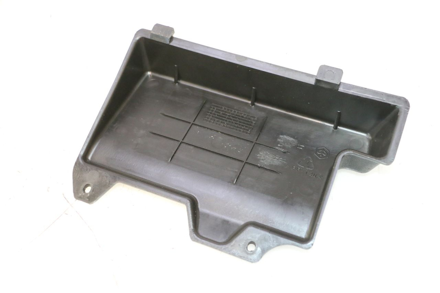 photo de COFANO BATTERIA PIAGGIO ZIP 2T 50 (2009 - 2019) - Dettaglio del componente