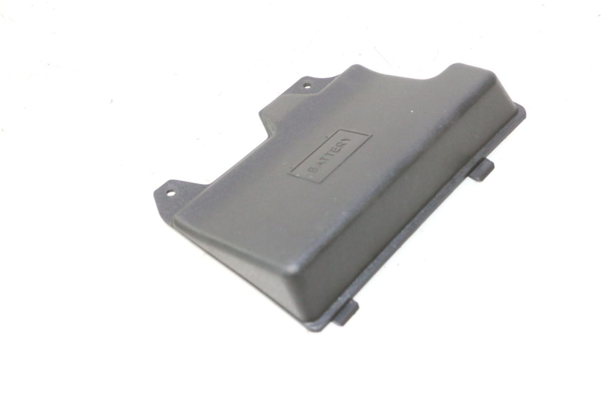photo de COFANO BATTERIA PIAGGIO ZIP 2T 50 (2009 - 2019) - Zoom sullo stato d'uso